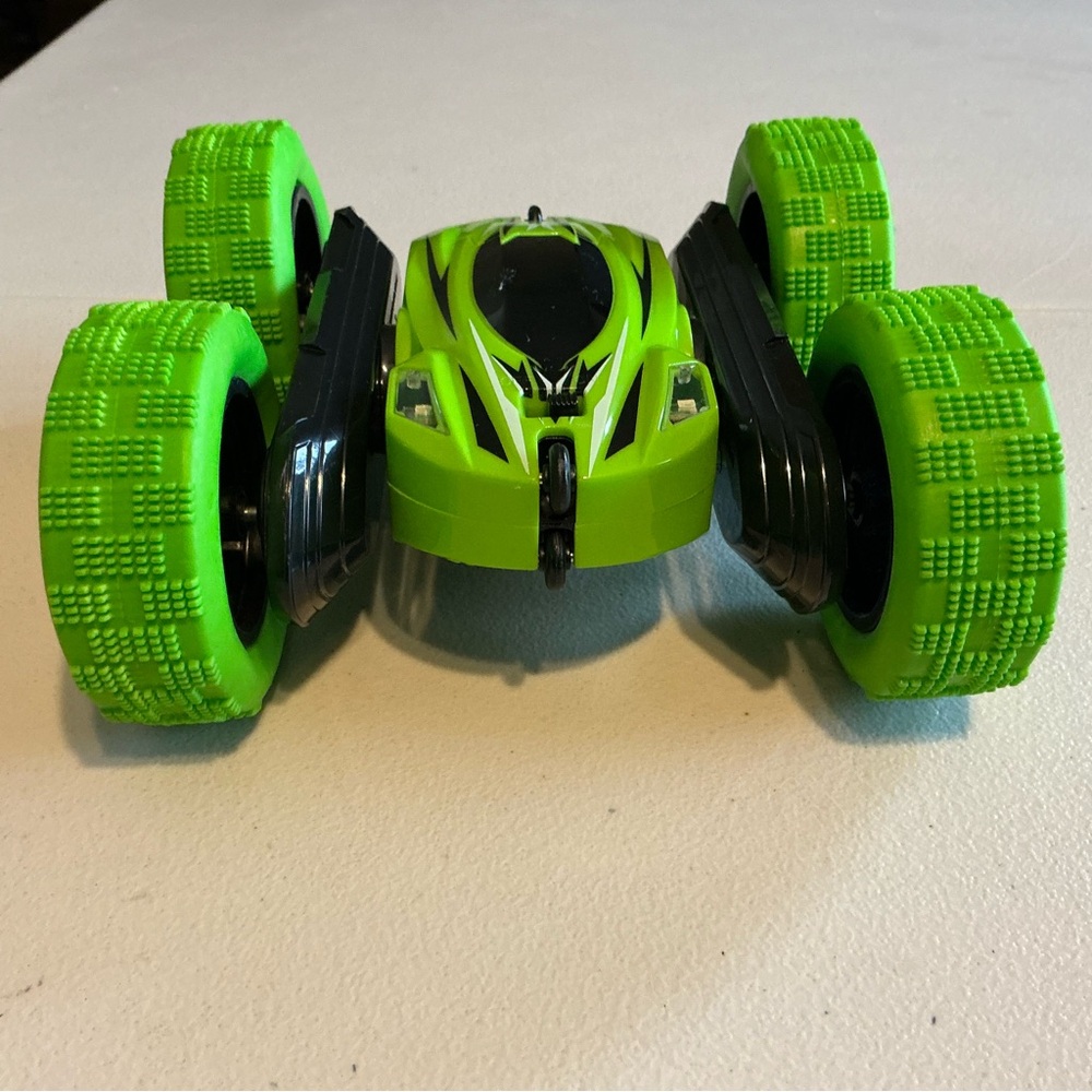 Car 2.4Ghz High Speed 360 Stunt Drift Rock Crawler toy for fun, No Remote